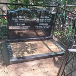 Памятник с крестом и кованой оградой — фото 4