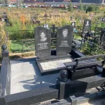 Мемориальный комплекс с плиткой и оградой — фото 6