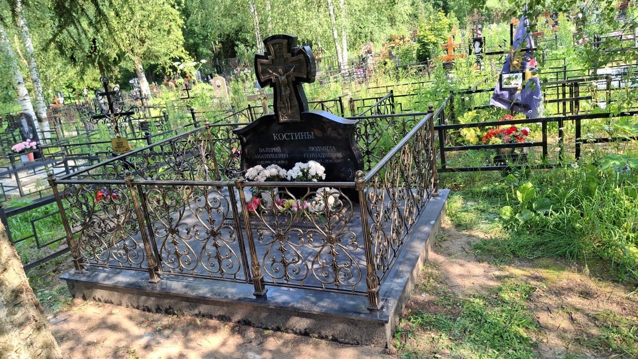 Памятник с благоустройством — работа от unknown