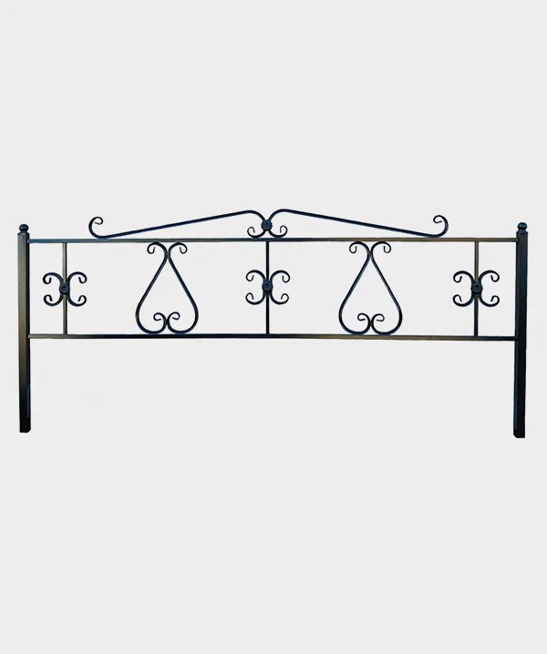 Ограда - «сердце» с верхом