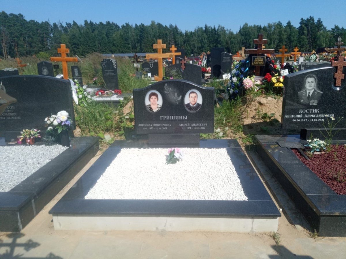 Памятник с благоустройством — работа от unknown