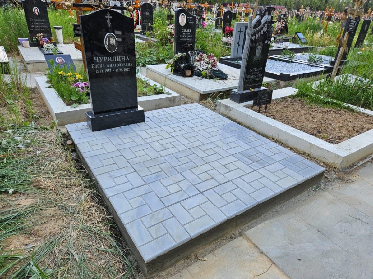 Памятник с благоустройством — работа от unknown