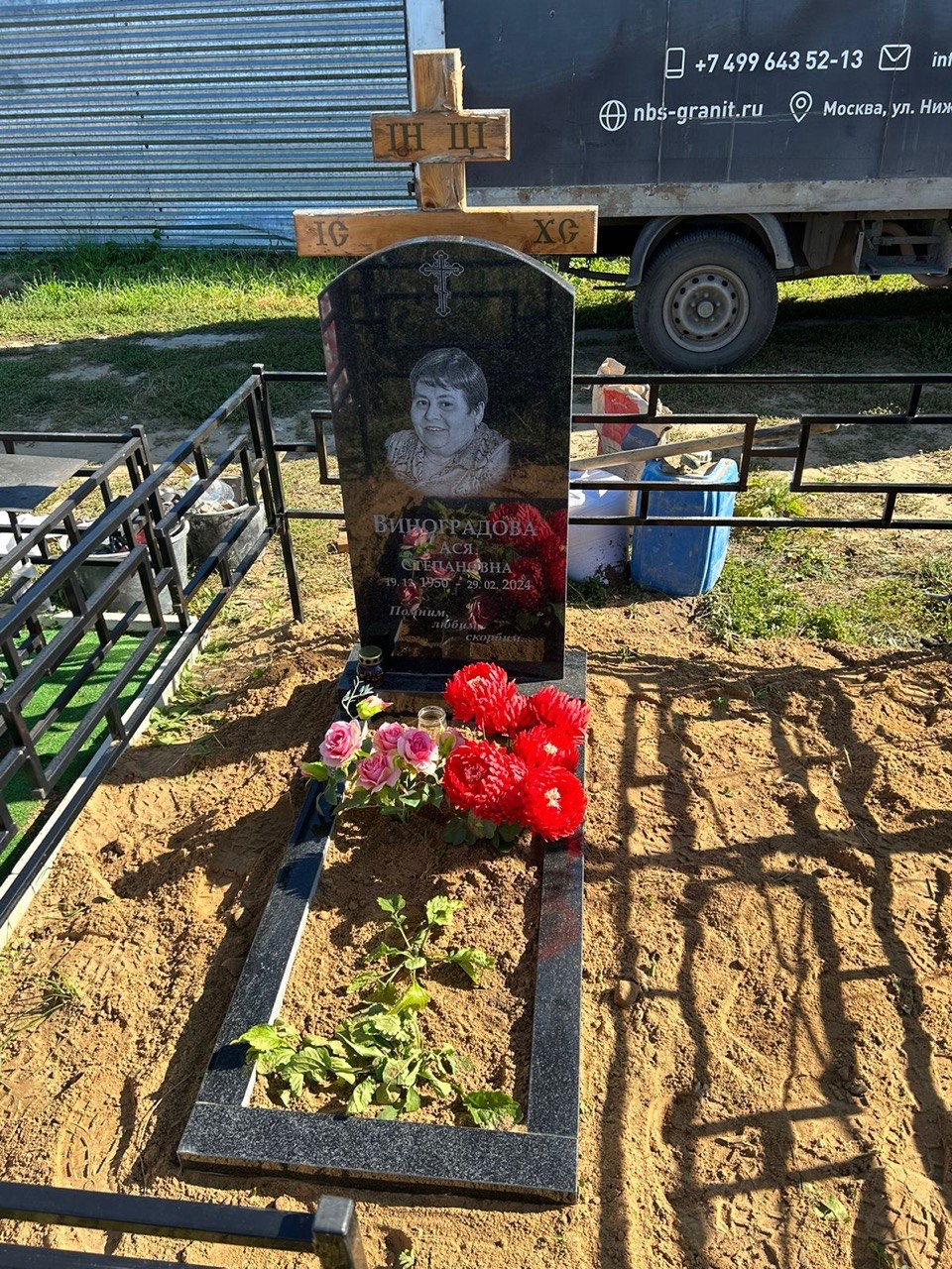 Памятник с благоустройством — работа от unknown