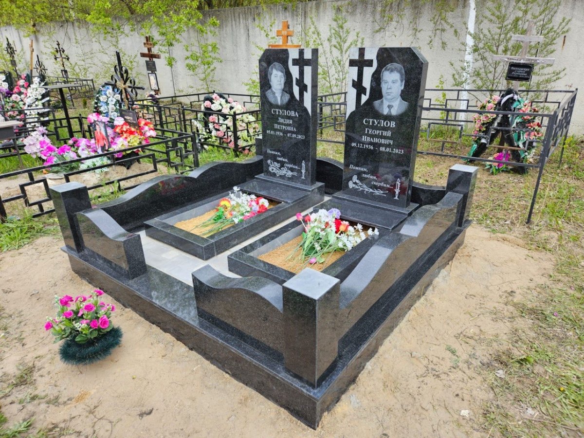 Памятник с благоустройством — работа от unknown
